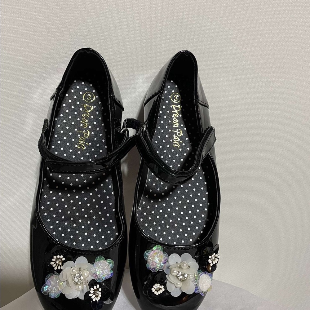 Sandals - Picture 2 of 3